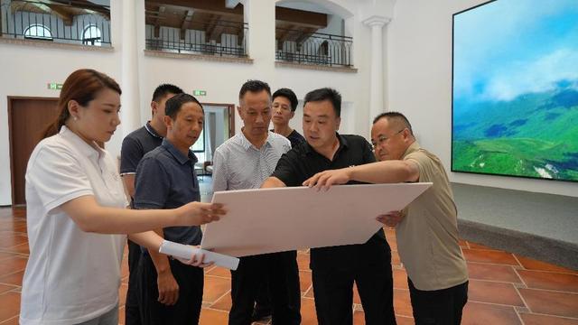 南宫NG28-陕西柞水县政府党组李强带队调研检查秦岭生态环境保护和民宿（农家乐）